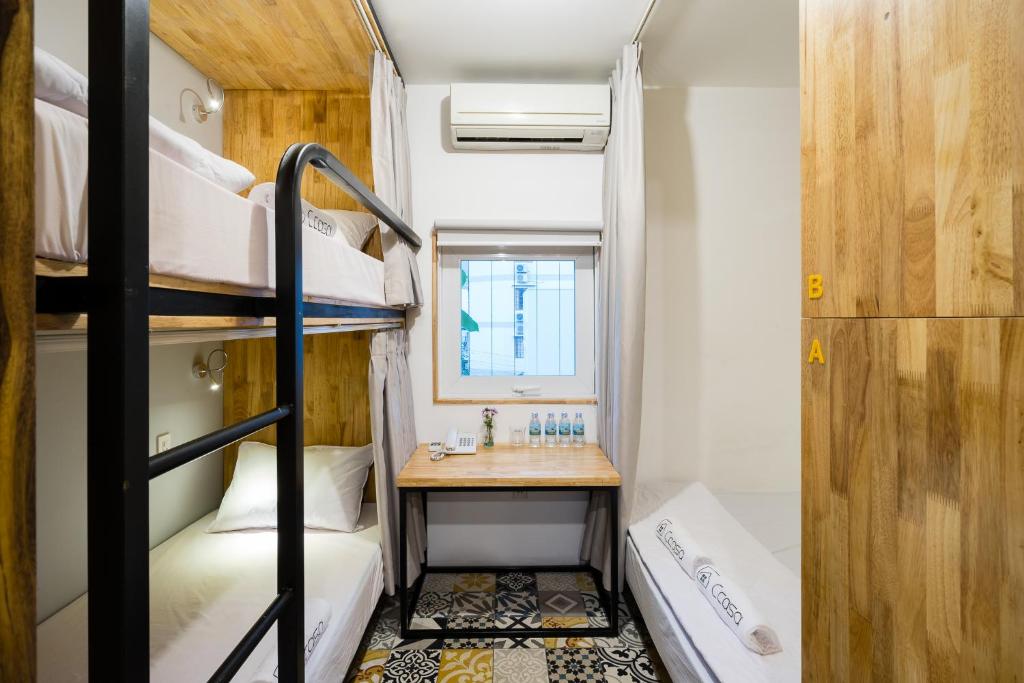 ccasa-hostel-a-unique-hotel-made-from-shipping-containers