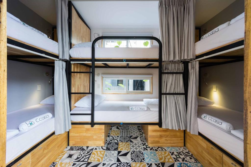 ccasa-hostel-a-unique-hotel-made-from-shipping-containers