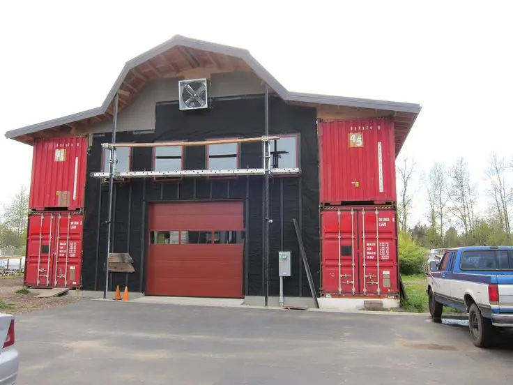 Innovative-Designs-for-Your-Next-Shipping-Container-Barn4
